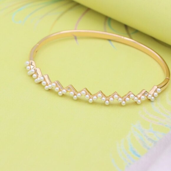 Elegant Rose Gold Zigzag Pearl Bangle with Modern Chic Appeal, XPBL0464 - Picture 3 of 11
